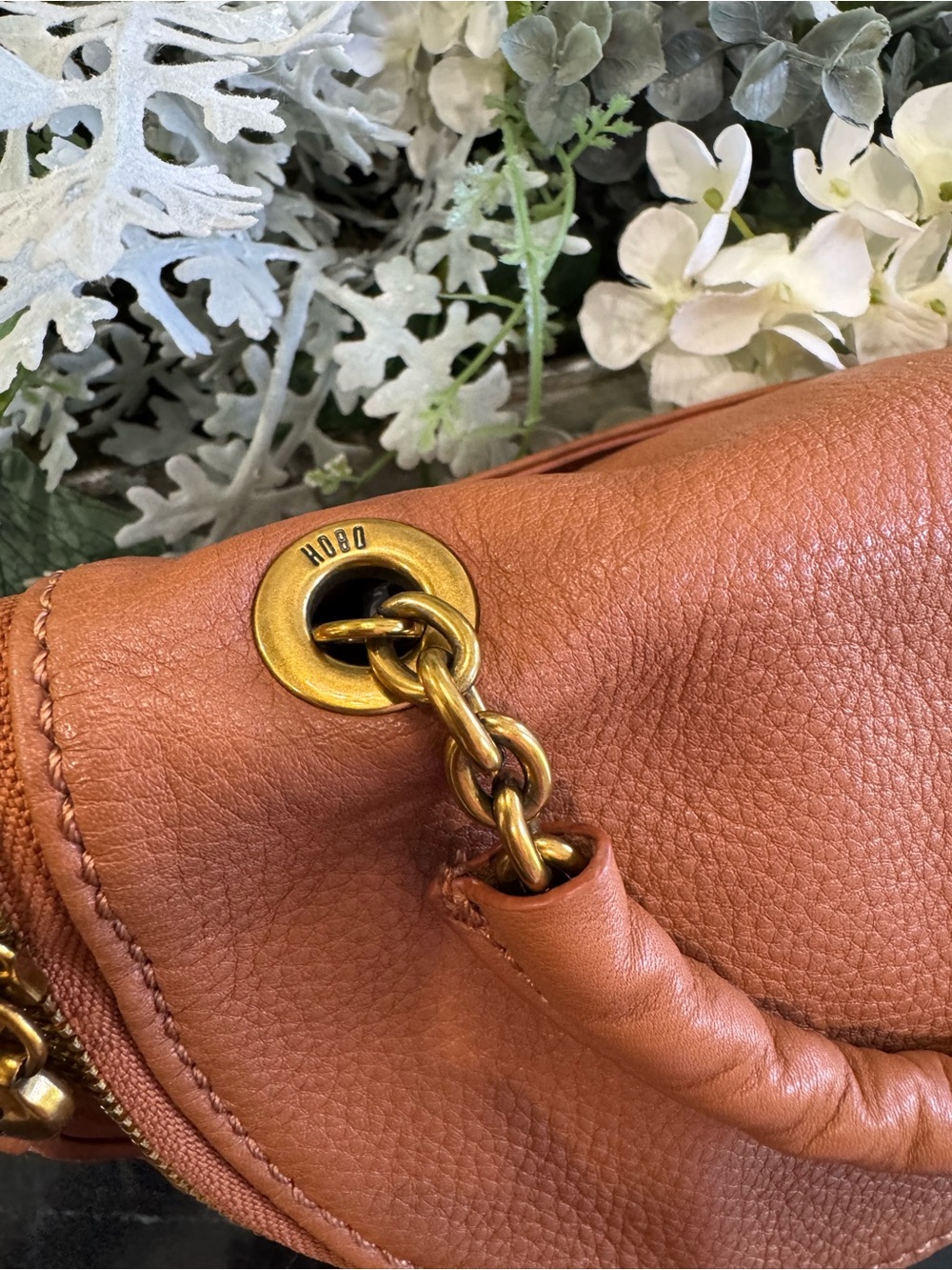 🧡HOBO Fern Foldover Leather Crossbody Messenger Cognac - Picture 14 of 16